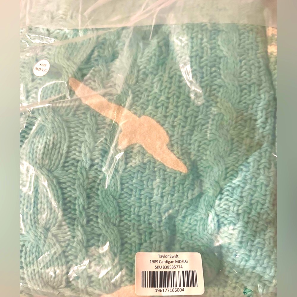 Ready to ship!! 1989 Taylor’s version cardigan - Taylor Swift M/L - Picture 2 of 6